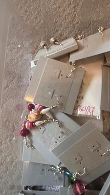 LARGE VARIETY OF PIERCED EARRINGS