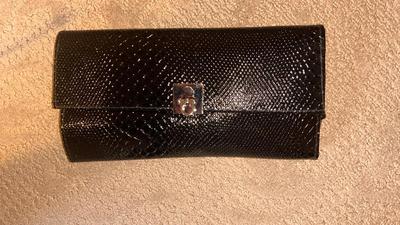 A CASE FULL OF ACRYLIC PAINT, BRUSHES & ART PAPER