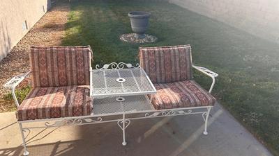 RETRO WROUGHT IRON PATIO SEAT FOR 2 WITH A SHARED TABLE