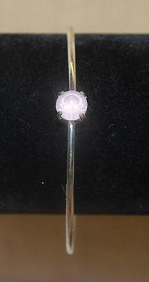 Single Pale PINK Round Beveled Stone BANGLE BRACELET (2½" Opening) with 4 Prongs & Silver Tone Base