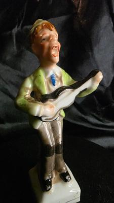 Vintage Porcelain Street Singer Figurine – Hand-Painted Guitarist, Japan Mid-Century