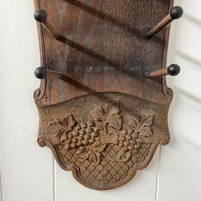 1173 Antique Enkeboll Hand-carved Spool/Plate Wall Rack