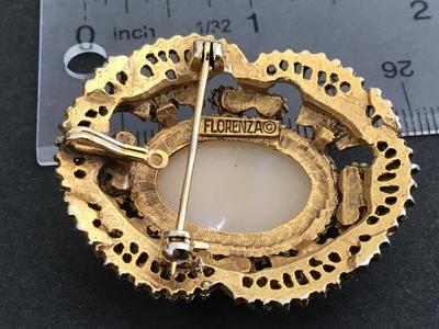 Florenza Cameo Marked Brooch / Pendant. Vintage