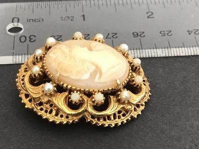 Florenza Cameo Marked Brooch / Pendant. Vintage