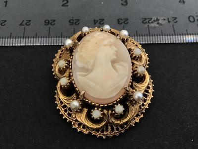 Florenza Cameo Marked Brooch / Pendant. Vintage