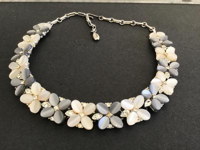 Lisner Vintage Flower Demi Pature Flower Necklace
