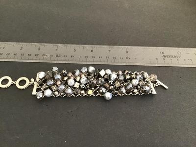 Beautiful Premier Design Glass And Bead TOOGLE Bracelet