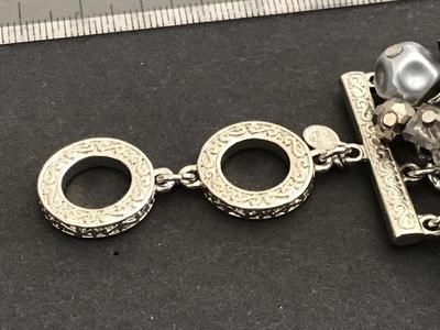 Beautiful Premier Design Glass And Bead TOOGLE Bracelet