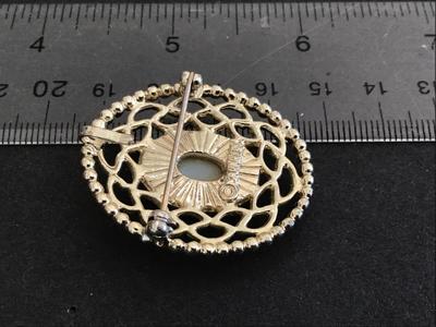 Sarah Coventry Cameo Brooch