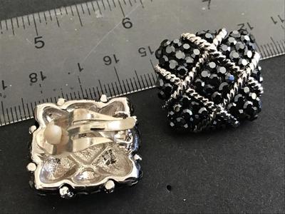 Beautiful Glass Silver Tone clip on Earrings