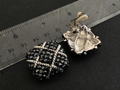 Beautiful Glass Silver Tone clip on Earrings