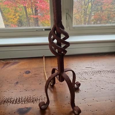 LOT 28Z: Small Dresser and Lamp