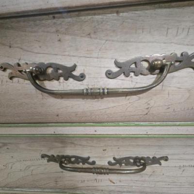 LOT 31X: Nightstand and Decorative Mirror