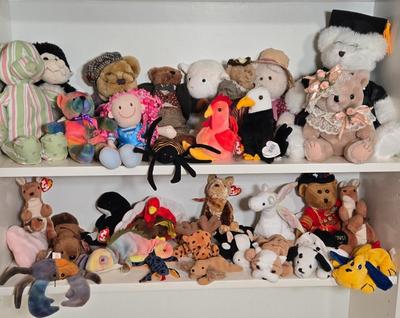 LOT 84X: Large Lot of Stuffies, TY Beanie Babies, and More