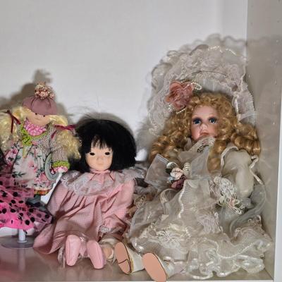 LOT 85X: Large Dollie Lot Including Seymour Mann, Precious Moments Dolls and More