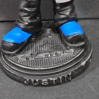 LOT 92X: Teen Magazines, Kelly Osborne Doll, and Justin Timberlake Bobble Head