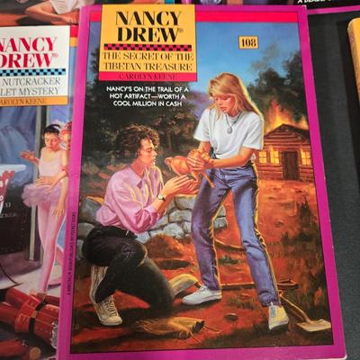 LOT 94X: Nancy Drew Books, Wishbone Mysteries, and More/ Great Stocking Stuffers!