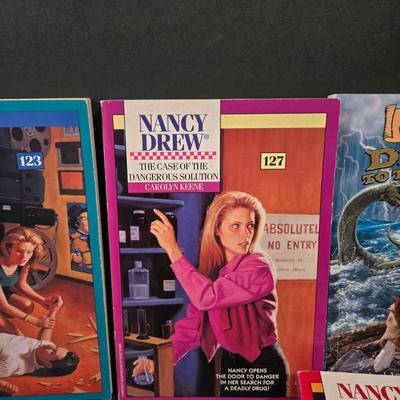 LOT 94X: Nancy Drew Books, Wishbone Mysteries, and More/ Great Stocking Stuffers!