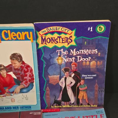 LOT 101X: Collection of Books for Young Readers / Great Stocking Stuffers