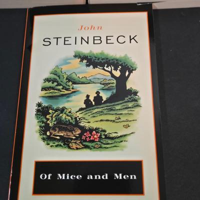 LOT 101X: Collection of Books for Young Readers / Great Stocking Stuffers