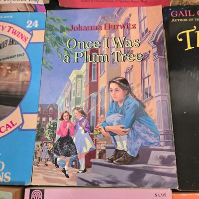 LOT 102X: Large Variety of Books for Young Readers/ Great Gift for Classmates