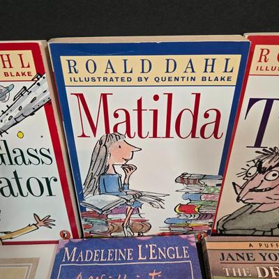 LOT 102X: Large Variety of Books for Young Readers/ Great Gift for Classmates