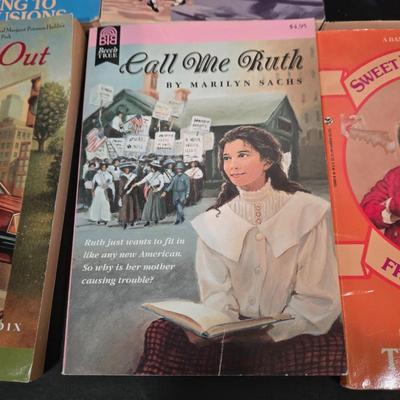 LOT 102X: Large Variety of Books for Young Readers/ Great Gift for Classmates