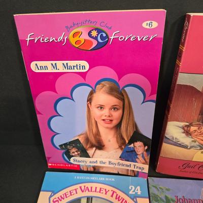 LOT 102X: Large Variety of Books for Young Readers/ Great Gift for Classmates