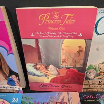 LOT 102X: Large Variety of Books for Young Readers/ Great Gift for Classmates