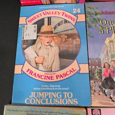 LOT 102X: Large Variety of Books for Young Readers/ Great Gift for Classmates