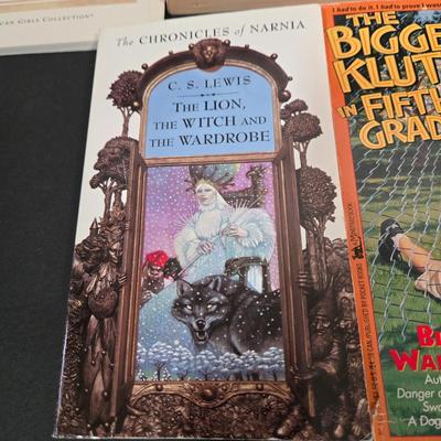 LOT 102X: Large Variety of Books for Young Readers/ Great Gift for Classmates