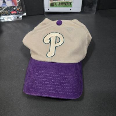 LOT 105X: Numbered Spectrum 24k Gold Signature Brett Favre Photo, Favre Cap, and More