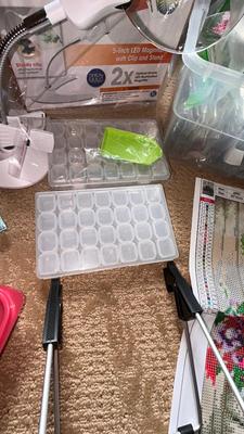 LIGHT UP BOARD, MAGNIFYING OTT LIGHT, DIAMOND PICTURE JEWELS AND ALL YOU NEED FOR APPLICATION