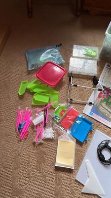 LIGHT UP BOARD, MAGNIFYING OTT LIGHT, DIAMOND PICTURE JEWELS AND ALL YOU NEED FOR APPLICATION