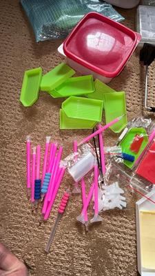 LIGHT UP BOARD, MAGNIFYING OTT LIGHT, DIAMOND PICTURE JEWELS AND ALL YOU NEED FOR APPLICATION