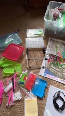 LIGHT UP BOARD, MAGNIFYING OTT LIGHT, DIAMOND PICTURE JEWELS AND ALL YOU NEED FOR APPLICATION