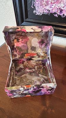 PRETTY PURPLE PAINTING, DÉCOLLETAGE BOX, WICKER BASKETS AND MORE