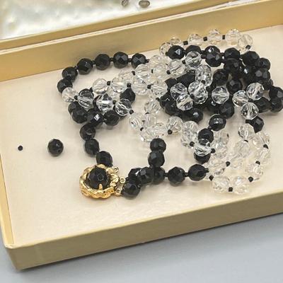 LOT 5: Vintage Jewelry Collection