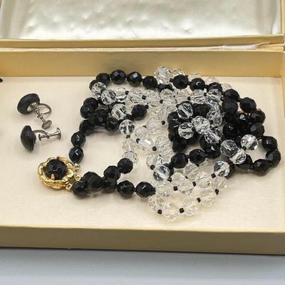 LOT 5: Vintage Jewelry Collection