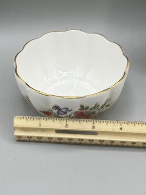 LOT 9: English China Collection