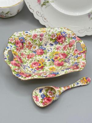 LOT 9: English China Collection