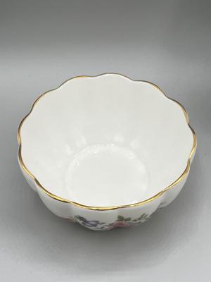 LOT 9: English China Collection