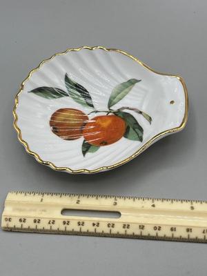 LOT 9: English China Collection
