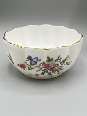 LOT 9: English China Collection