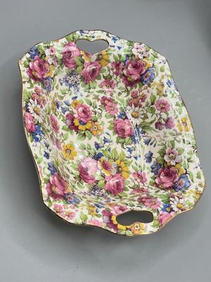 LOT 9: English China Collection