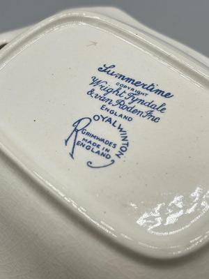 LOT 9: English China Collection