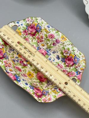 LOT 9: English China Collection