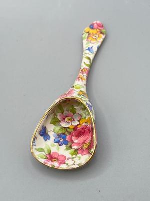 LOT 9: English China Collection