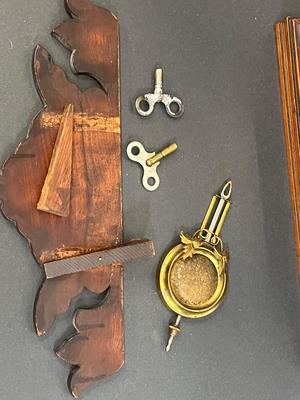 LOT 11: Antique / Vintage Wm. L. Gilbert Clock Co. Mantle Clock