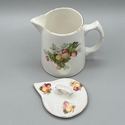 LOT 13: American Pottery Ceramics Collection - Stangl and More